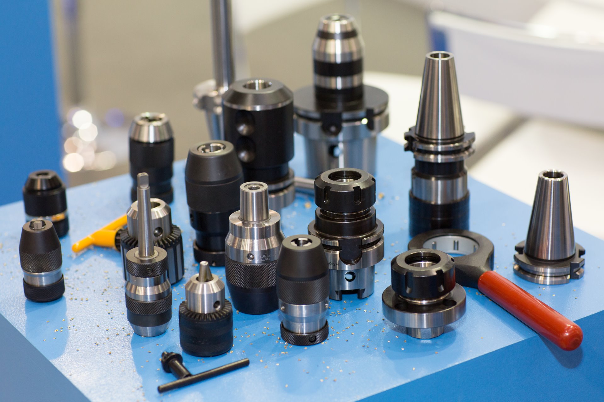 CNC staklių ir automatinių tekinimo technologinių įrankių gamintojas